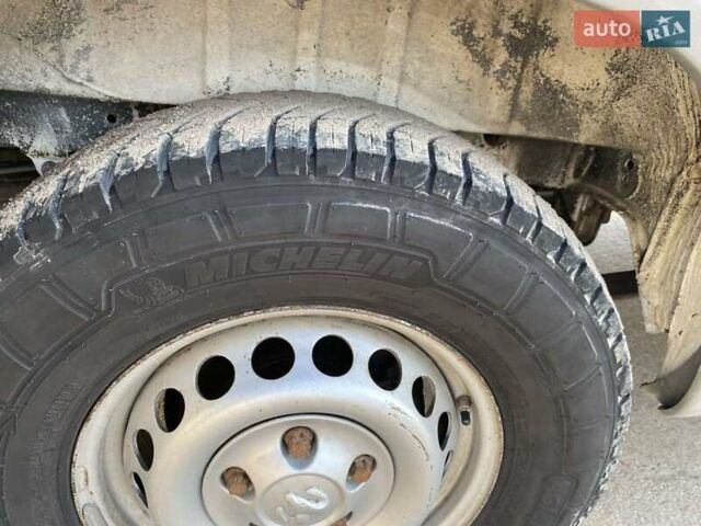 Білий Мерседес Sprinter, об'ємом двигуна 0 л та пробігом 220 тис. км за 12000 $, фото 26 на Automoto.ua