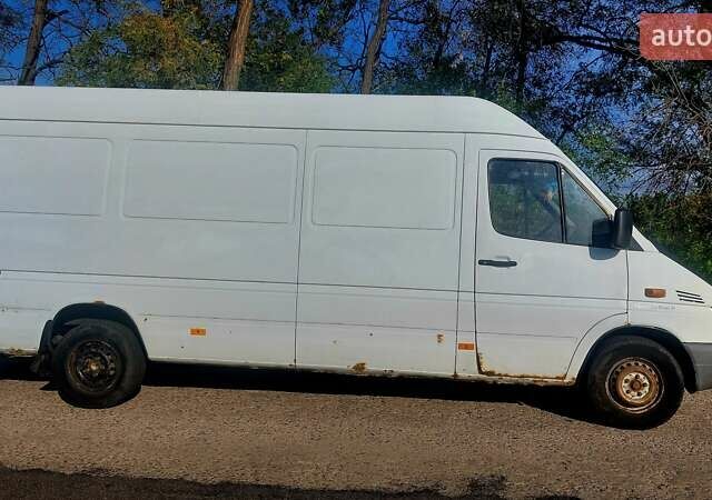 Білий Мерседес Sprinter, об'ємом двигуна 2.1 л та пробігом 500 тис. км за 7000 $, фото 4 на Automoto.ua