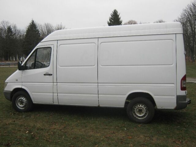 Білий Мерседес Sprinter, об'ємом двигуна 2.2 л та пробігом 320 тис. км за 9000 $, фото 4 на Automoto.ua