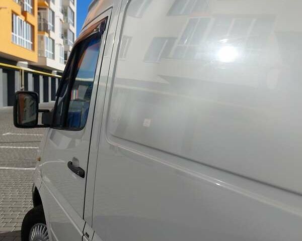 Белый Мерседес Sprinter, объемом двигателя 0 л и пробегом 375 тыс. км за 10000 $, фото 37 на Automoto.ua