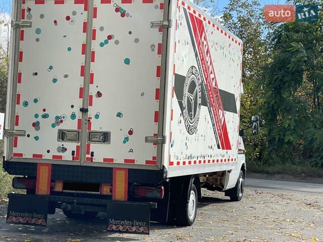Белый Мерседес Sprinter, объемом двигателя 2.7 л и пробегом 430 тыс. км за 13500 $, фото 17 на Automoto.ua