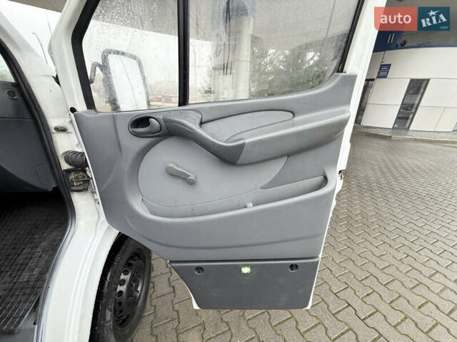 Белый Мерседес Sprinter, объемом двигателя 2.15 л и пробегом 480 тыс. км за 7400 $, фото 26 на Automoto.ua