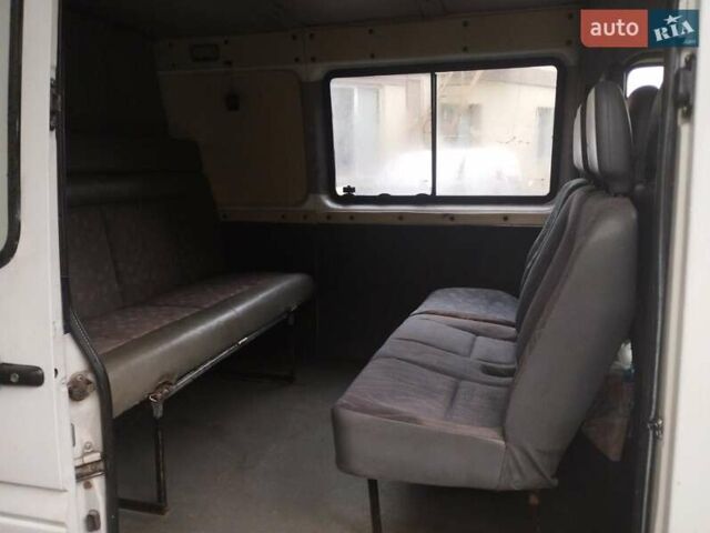 Белый Мерседес Sprinter, объемом двигателя 2.15 л и пробегом 380 тыс. км за 8500 $, фото 6 на Automoto.ua