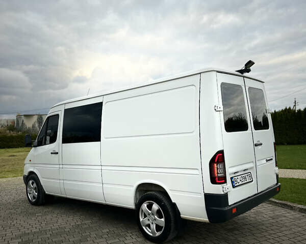 Белый Мерседес Sprinter, объемом двигателя 2.2 л и пробегом 370 тыс. км за 8300 $, фото 4 на Automoto.ua
