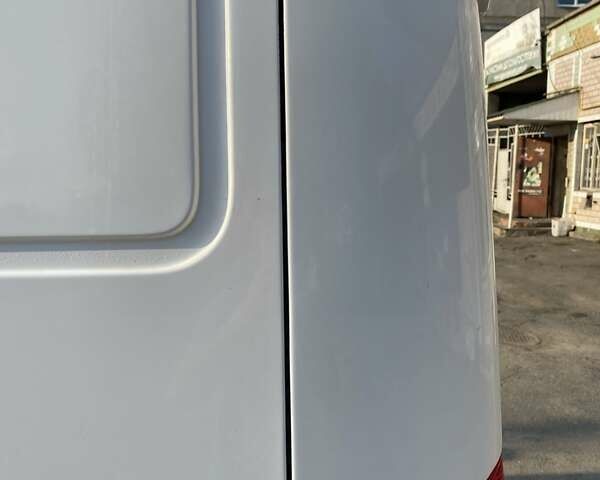 Білий Мерседес Sprinter, об'ємом двигуна 0 л та пробігом 220 тис. км за 12000 $, фото 19 на Automoto.ua