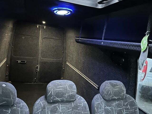 Белый Мерседес Sprinter, объемом двигателя 2.1 л и пробегом 850 тыс. км за 10500 $, фото 19 на Automoto.ua