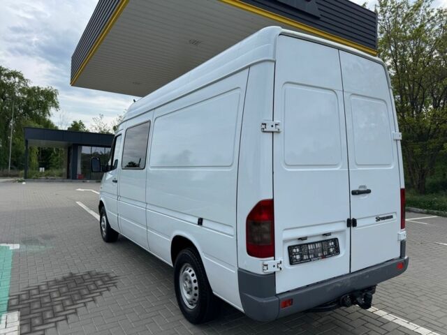 Белый Мерседес Sprinter, объемом двигателя 2.2 л и пробегом 450 тыс. км за 3400 $, фото 2 на Automoto.ua
