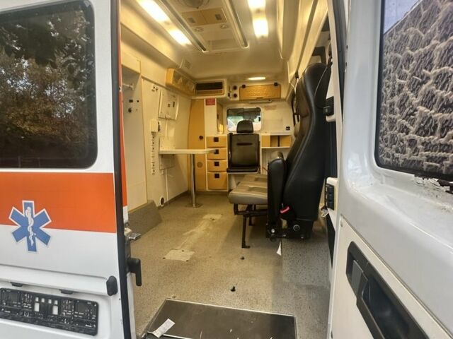 Білий Мерседес Sprinter, об'ємом двигуна 2.7 л та пробігом 200 тис. км за 8500 $, фото 1 на Automoto.ua