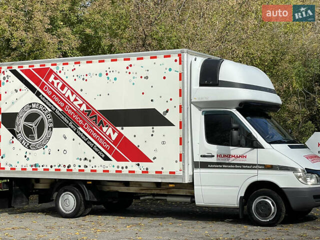Белый Мерседес Sprinter, объемом двигателя 2.7 л и пробегом 430 тыс. км за 13500 $, фото 4 на Automoto.ua
