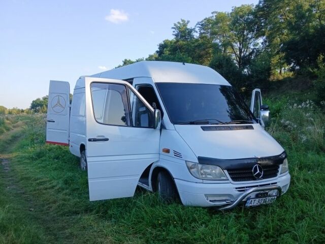 Белый Мерседес Sprinter, объемом двигателя 2.1 л и пробегом 313 тыс. км за 9555 $, фото 7 на Automoto.ua