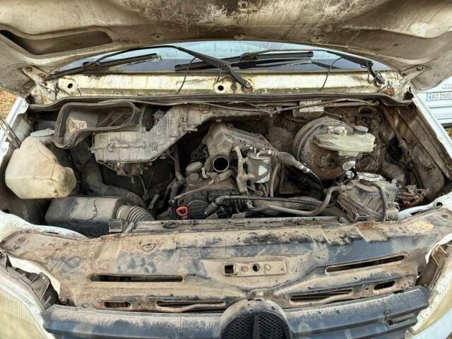 Белый Мерседес Sprinter, объемом двигателя 0 л и пробегом 308 тыс. км за 1999 $, фото 3 на Automoto.ua