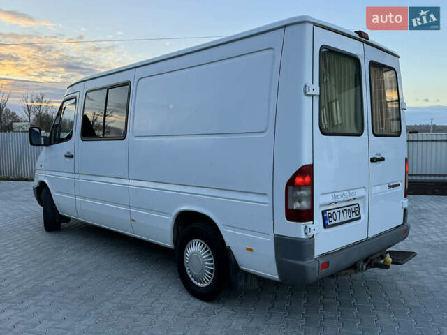 Белый Мерседес Sprinter, объемом двигателя 2.2 л и пробегом 341 тыс. км за 6900 $, фото 4 на Automoto.ua