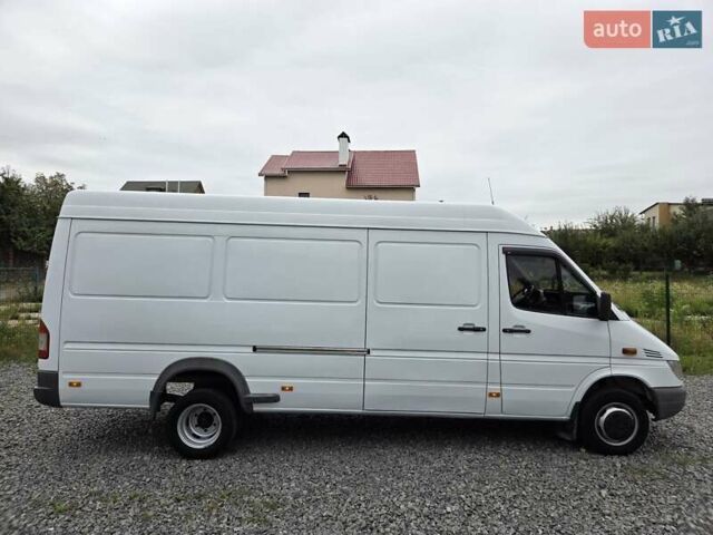 Белый Мерседес Sprinter, объемом двигателя 2.7 л и пробегом 350 тыс. км за 19800 $, фото 2 на Automoto.ua