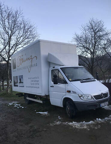 Белый Мерседес Sprinter, объемом двигателя 2.7 л и пробегом 290 тыс. км за 14500 $, фото 2 на Automoto.ua