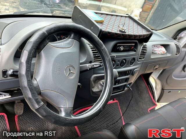 Белый Мерседес Sprinter, объемом двигателя 2.7 л и пробегом 418 тыс. км за 17000 $, фото 5 на Automoto.ua