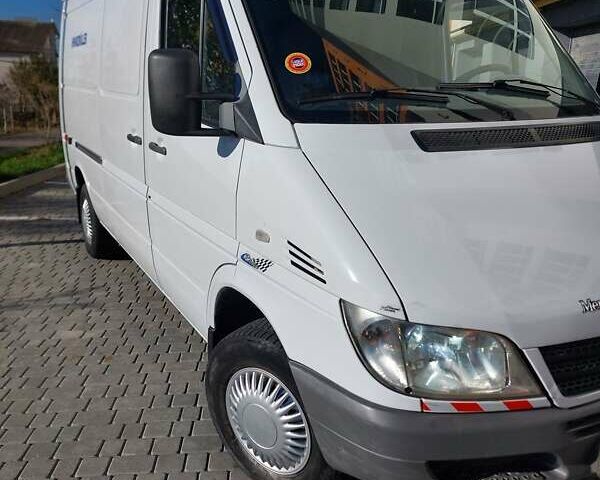 Белый Мерседес Sprinter, объемом двигателя 0 л и пробегом 375 тыс. км за 10000 $, фото 29 на Automoto.ua