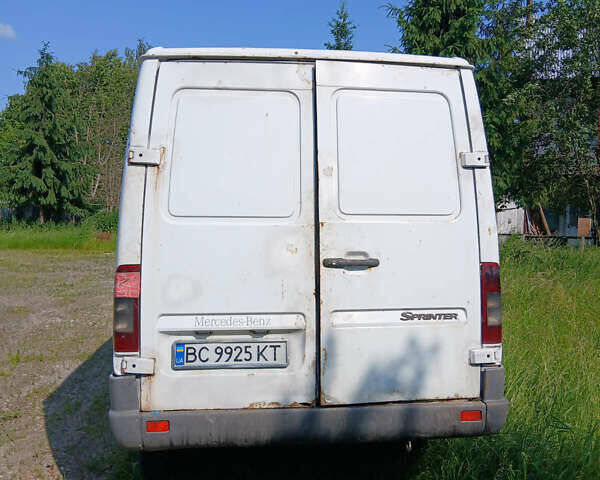 Белый Мерседес Sprinter, объемом двигателя 2.15 л и пробегом 360 тыс. км за 4900 $, фото 3 на Automoto.ua