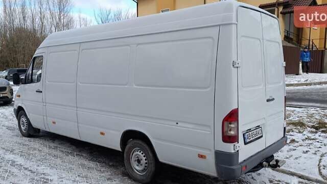 Белый Мерседес Sprinter, объемом двигателя 2.7 л и пробегом 500 тыс. км за 10900 $, фото 11 на Automoto.ua