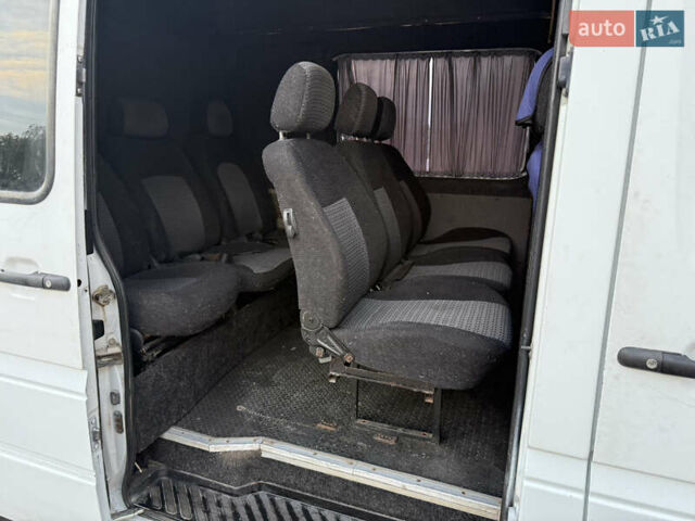 Белый Мерседес Sprinter, объемом двигателя 2.2 л и пробегом 480 тыс. км за 7250 $, фото 20 на Automoto.ua