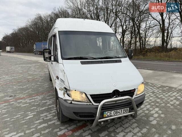 Белый Мерседес Sprinter, объемом двигателя 2.2 л и пробегом 200 тыс. км за 6750 $, фото 3 на Automoto.ua