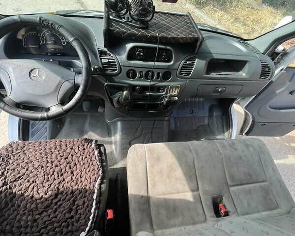 Белый Мерседес Sprinter, объемом двигателя 2.15 л и пробегом 554 тыс. км за 7000 $, фото 13 на Automoto.ua