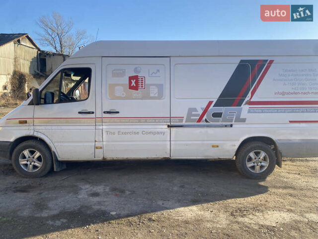 Белый Мерседес Sprinter, объемом двигателя 2.15 л и пробегом 450 тыс. км за 6000 $, фото 1 на Automoto.ua