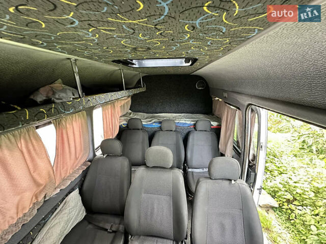 Белый Мерседес Sprinter, объемом двигателя 2.15 л и пробегом 450 тыс. км за 9500 $, фото 2 на Automoto.ua