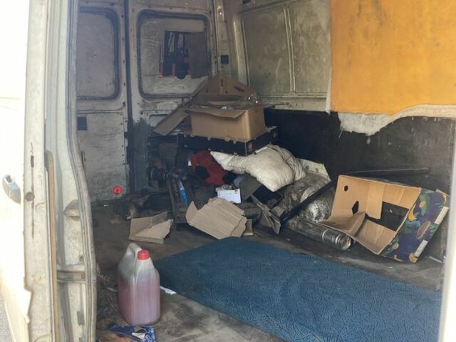 Белый Мерседес Sprinter, объемом двигателя 0 л и пробегом 350 тыс. км за 3000 $, фото 4 на Automoto.ua