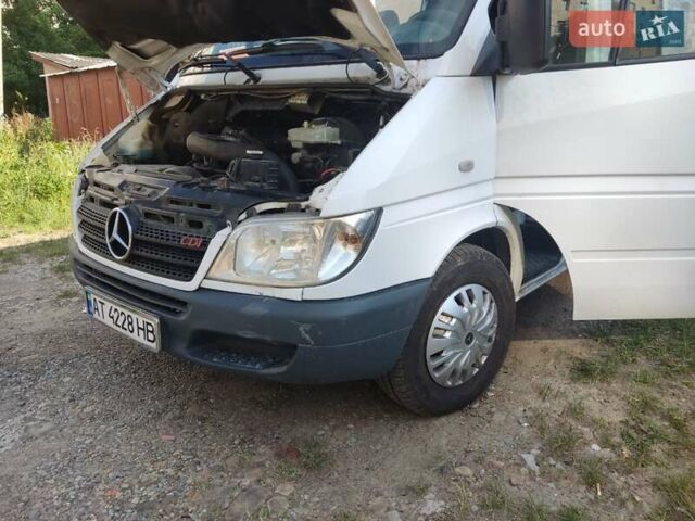 Белый Мерседес Sprinter, объемом двигателя 2.15 л и пробегом 518 тыс. км за 9000 $, фото 7 на Automoto.ua