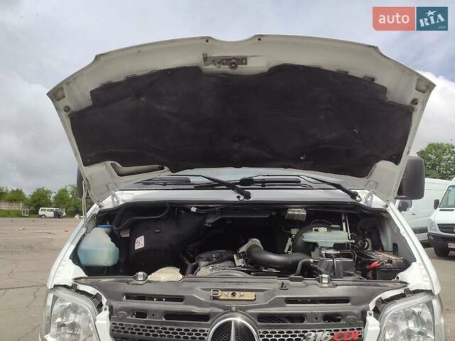 Белый Мерседес Sprinter, объемом двигателя 0 л и пробегом 298 тыс. км за 17500 $, фото 37 на Automoto.ua