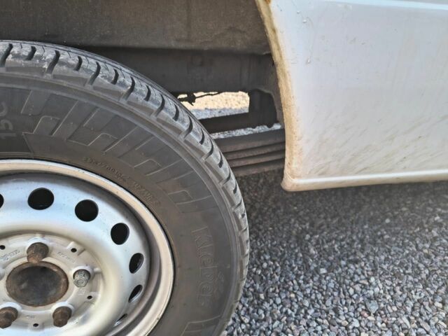 Білий Мерседес Sprinter, об'ємом двигуна 2.7 л та пробігом 111 тис. км за 7800 $, фото 9 на Automoto.ua