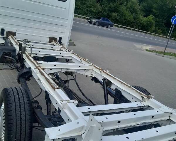 Белый Мерседес Sprinter, объемом двигателя 2.7 л и пробегом 510 тыс. км за 12500 $, фото 50 на Automoto.ua