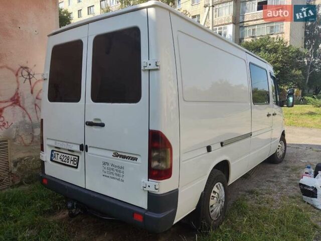 Белый Мерседес Sprinter, объемом двигателя 2.15 л и пробегом 518 тыс. км за 9000 $, фото 1 на Automoto.ua