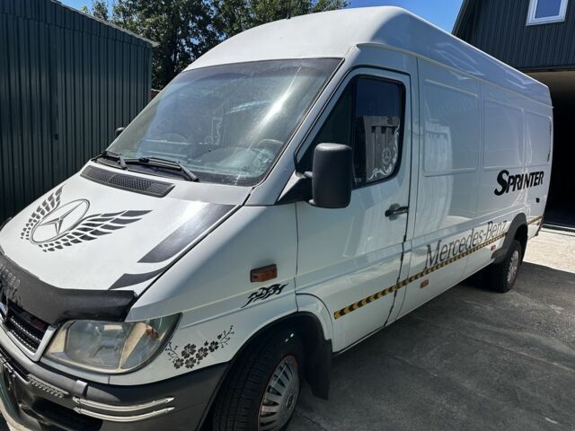 Белый Мерседес Sprinter, объемом двигателя 2.7 л и пробегом 273 тыс. км за 19500 $, фото 1 на Automoto.ua