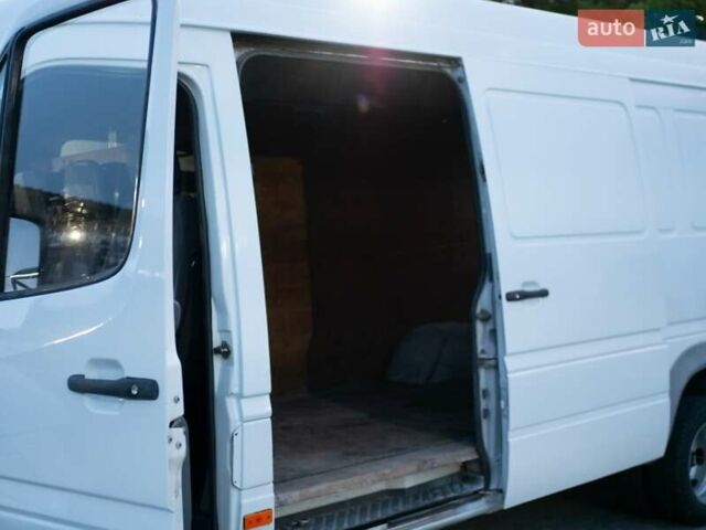 Білий Мерседес Sprinter, об'ємом двигуна 2.2 л та пробігом 490 тис. км за 12500 $, фото 1 на Automoto.ua