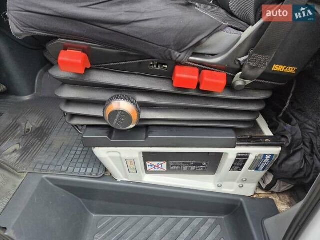 Белый Мерседес Sprinter, объемом двигателя 2.7 л и пробегом 350 тыс. км за 18900 $, фото 29 на Automoto.ua