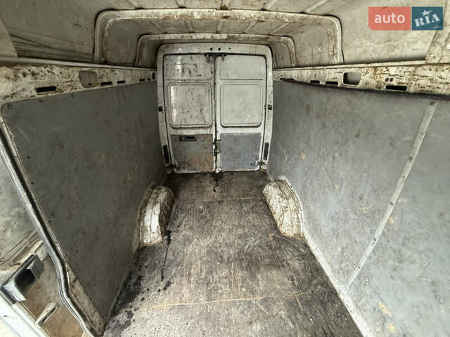 Білий Мерседес Sprinter, об'ємом двигуна 2.2 л та пробігом 418 тис. км за 5500 $, фото 12 на Automoto.ua