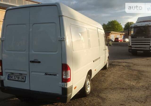 Білий Мерседес Sprinter, об'ємом двигуна 2.69 л та пробігом 460 тис. км за 12300 $, фото 4 на Automoto.ua