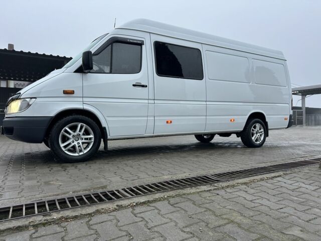 Белый Мерседес Sprinter, объемом двигателя 2.1 л и пробегом 850 тыс. км за 10500 $, фото 1 на Automoto.ua