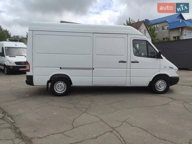 Белый Мерседес Sprinter, объемом двигателя 0 л и пробегом 298 тыс. км за 17500 $, фото 3 на Automoto.ua