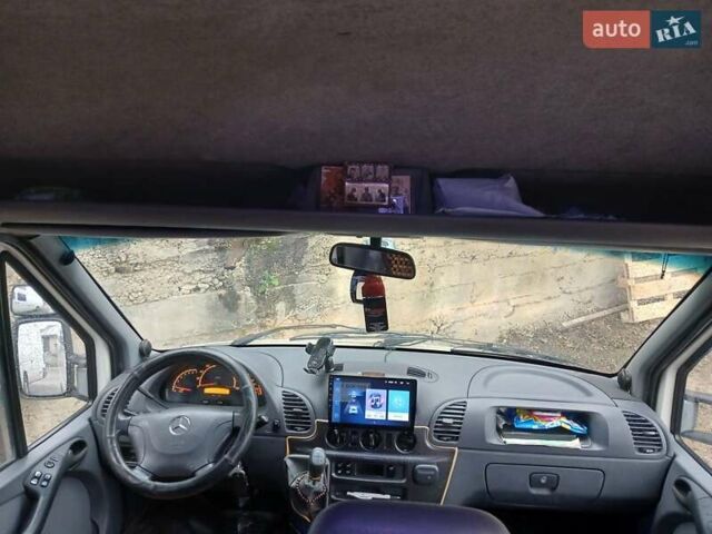 Белый Мерседес Sprinter, объемом двигателя 2.2 л и пробегом 450 тыс. км за 11000 $, фото 2 на Automoto.ua