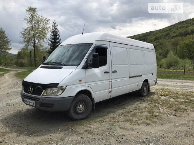 Белый Мерседес Sprinter, объемом двигателя 2.15 л и пробегом 435 тыс. км за 8300 $, фото 2 на Automoto.ua