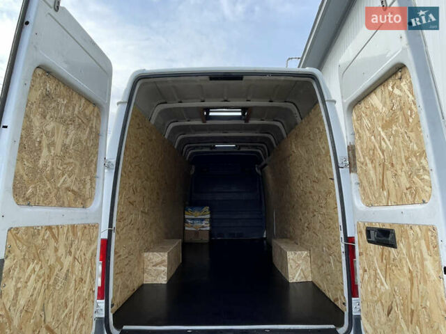 Белый Мерседес Sprinter, объемом двигателя 2.2 л и пробегом 337 тыс. км за 11300 $, фото 9 на Automoto.ua