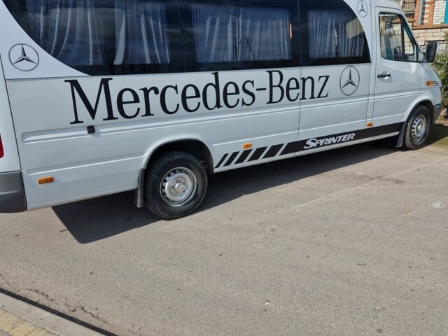 Білий Мерседес Sprinter, об'ємом двигуна 2.1 л та пробігом 230 тис. км за 10800 $, фото 3 на Automoto.ua