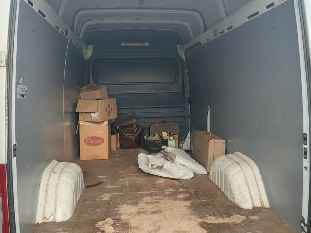 Белый Мерседес Sprinter, объемом двигателя 2.2 л и пробегом 290 тыс. км за 7500 $, фото 3 на Automoto.ua
