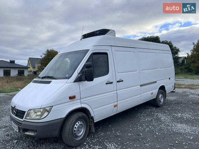 Белый Мерседес Sprinter, объемом двигателя 0 л и пробегом 480 тыс. км за 13900 $, фото 2 на Automoto.ua