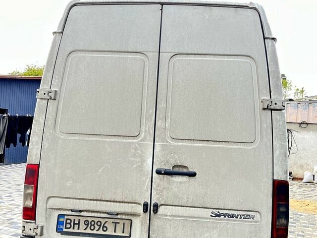 Белый Мерседес Sprinter, объемом двигателя 2.7 л и пробегом 418 тыс. км за 17000 $, фото 8 на Automoto.ua