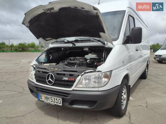 Белый Мерседес Sprinter, объемом двигателя 0 л и пробегом 298 тыс. км за 17500 $, фото 36 на Automoto.ua