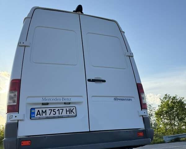 Белый Мерседес Sprinter, объемом двигателя 2.1 л и пробегом 225 тыс. км за 11950 $, фото 17 на Automoto.ua