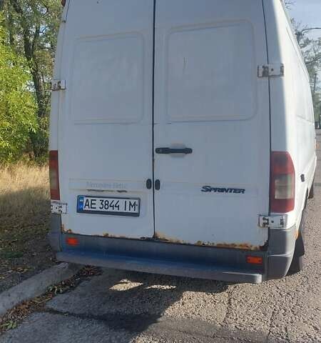 Білий Мерседес Sprinter, об'ємом двигуна 2.1 л та пробігом 500 тис. км за 7000 $, фото 1 на Automoto.ua